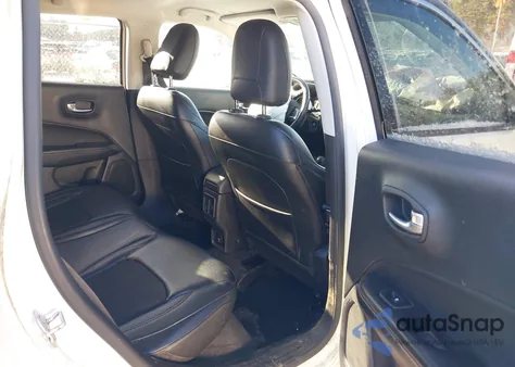 2018 Jeep Compass Latitude 4X4 из США, поврежденный, VIN 3C4NJDBB4JT142378